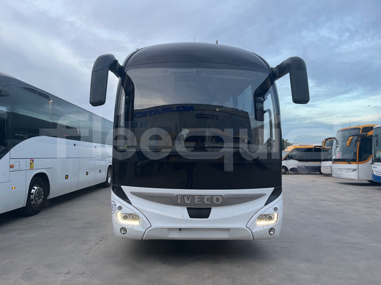 Iveco Magelys - Távolsági busz: 2 kép. Iveco Magelys - Távolsági busz: 2 kép.