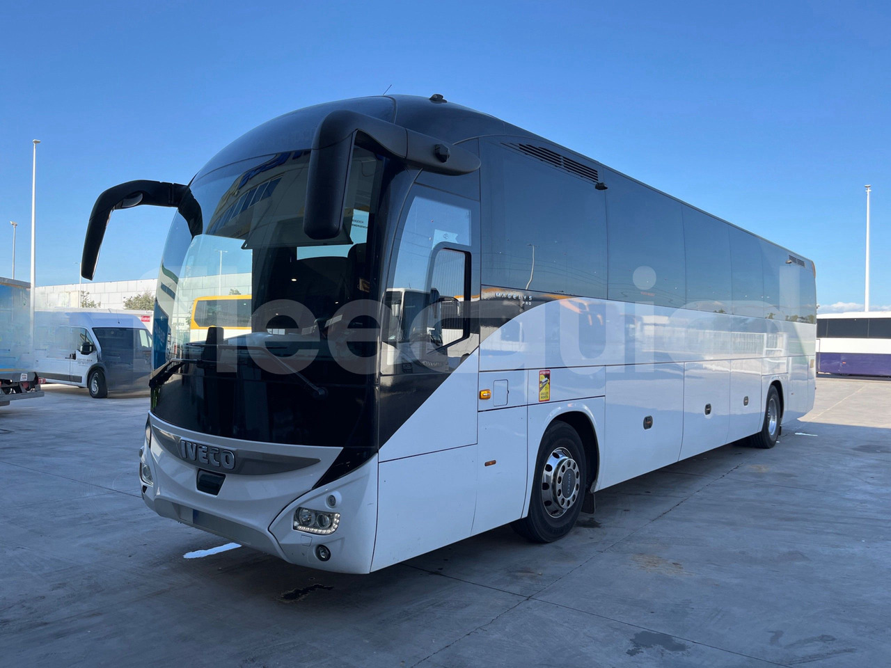 Iveco Magelys - Távolsági busz: 4 kép. Iveco Magelys - Távolsági busz: 4 kép.