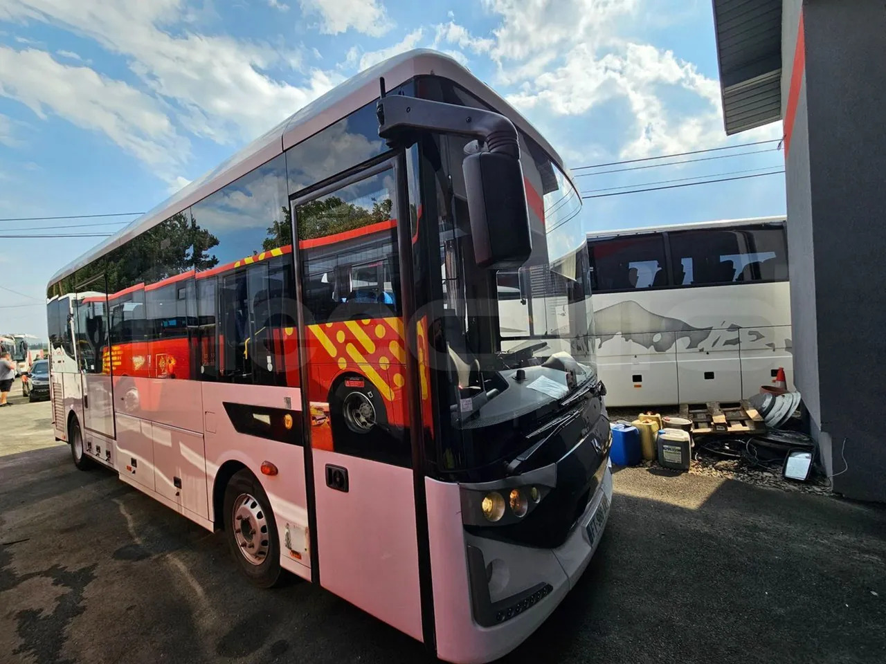 Karsan STAR - Távolsági busz: 1 kép. Karsan STAR - Távolsági busz: 1 kép.