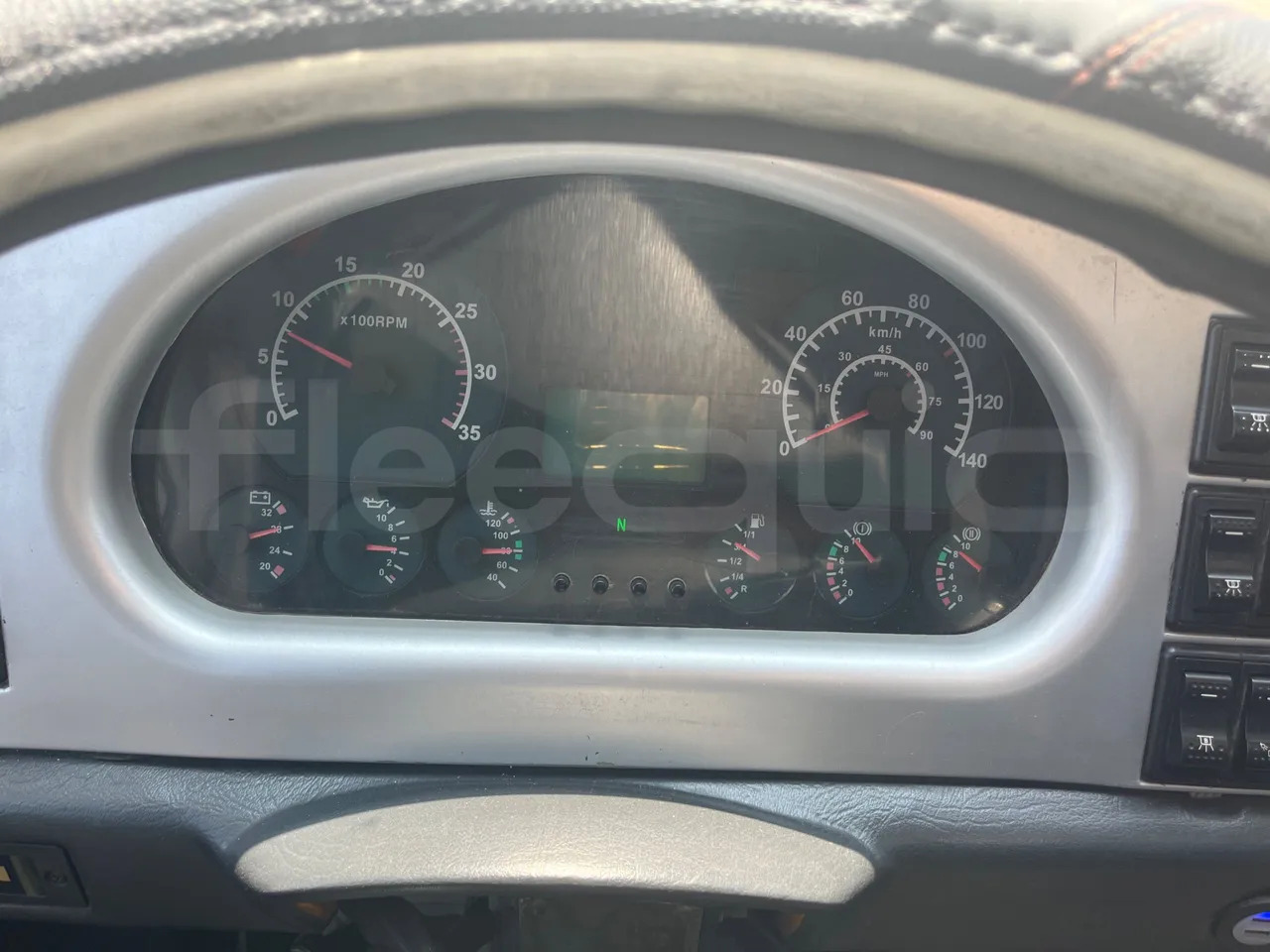 King Long XMQ6800 - Iskolabusz: 3 kép. King Long XMQ6800 - Iskolabusz: 3 kép.