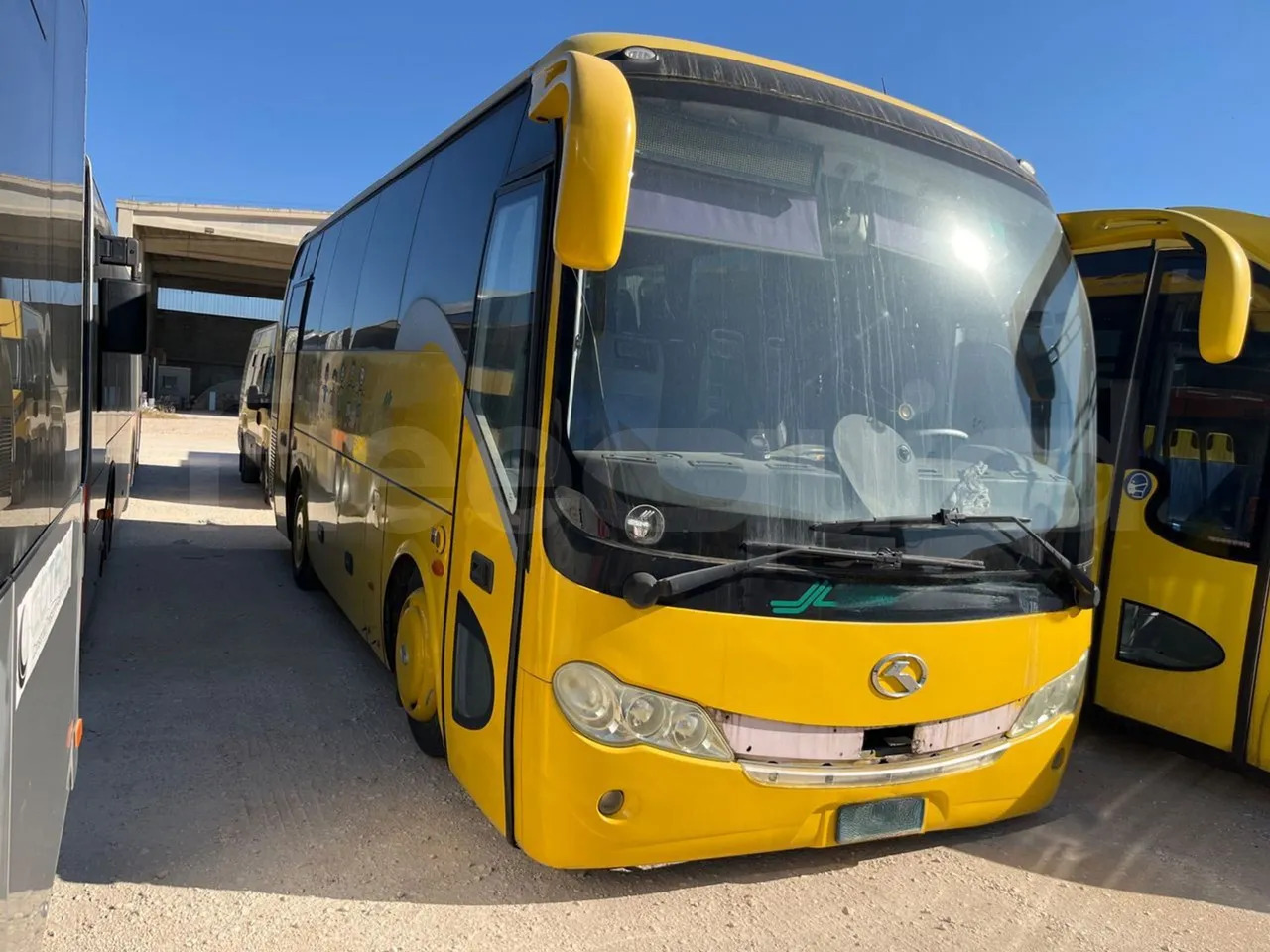 King Long XMQ6800 - Iskolabusz: 1 kép. King Long XMQ6800 - Iskolabusz: 1 kép.