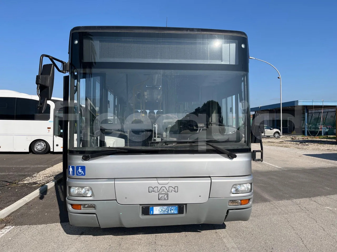 Man Lion's Classic - Helyközi busz: 2 kép. Man Lion's Classic - Helyközi busz: 2 kép.