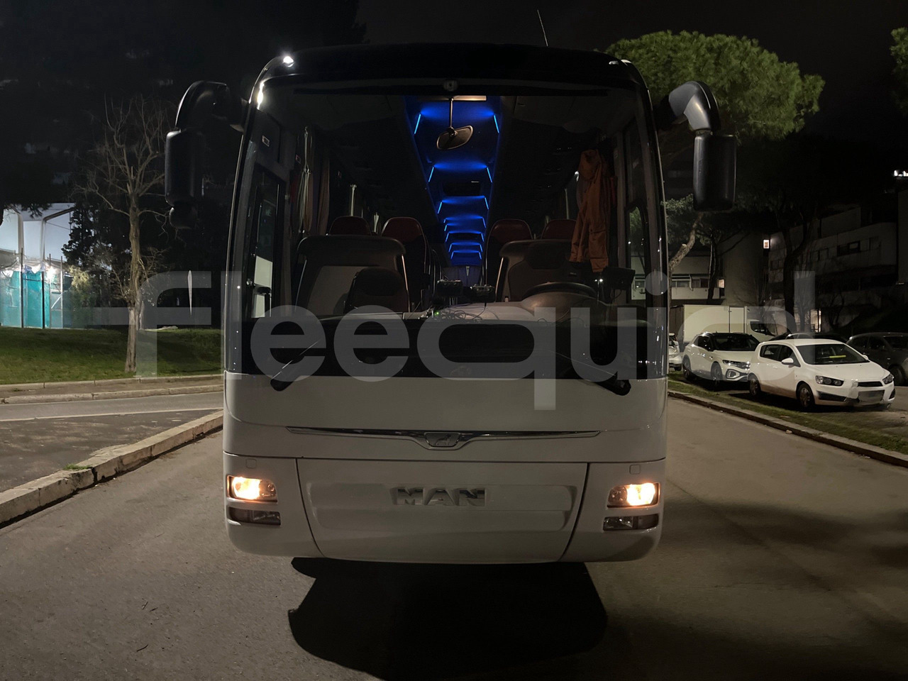Man Lion's Coach - Távolsági busz: 2 kép. Man Lion's Coach - Távolsági busz: 2 kép.