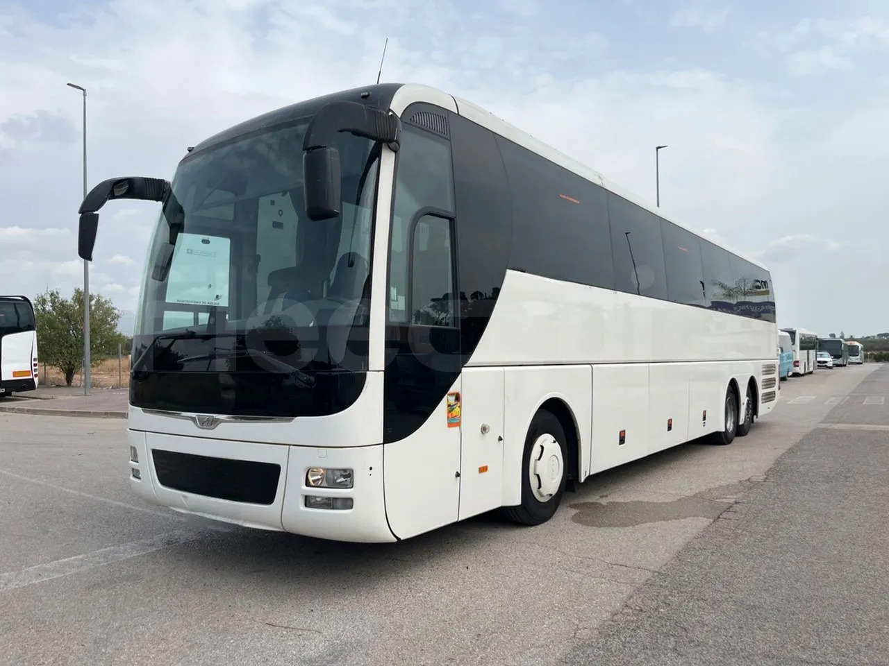 Man Lion's Coach - Távolsági busz: 4 kép. Man Lion's Coach - Távolsági busz: 4 kép.