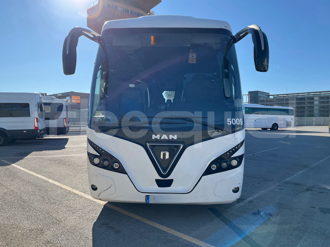 Man Noge - Távolsági busz: 2 kép. Man Noge - Távolsági busz: 2 kép.