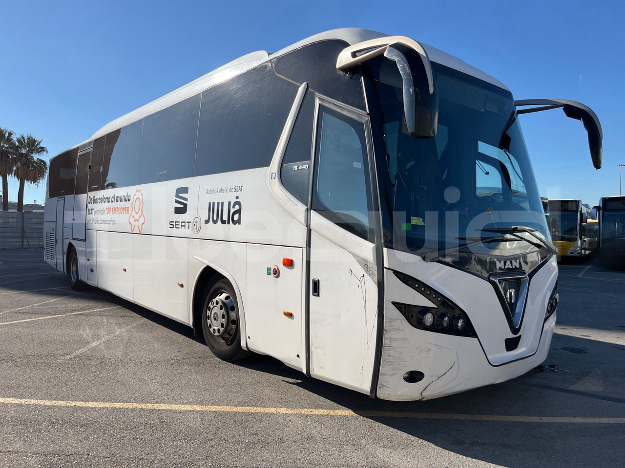 Man Noge - Távolsági busz: 1 kép. Man Noge - Távolsági busz: 1 kép.