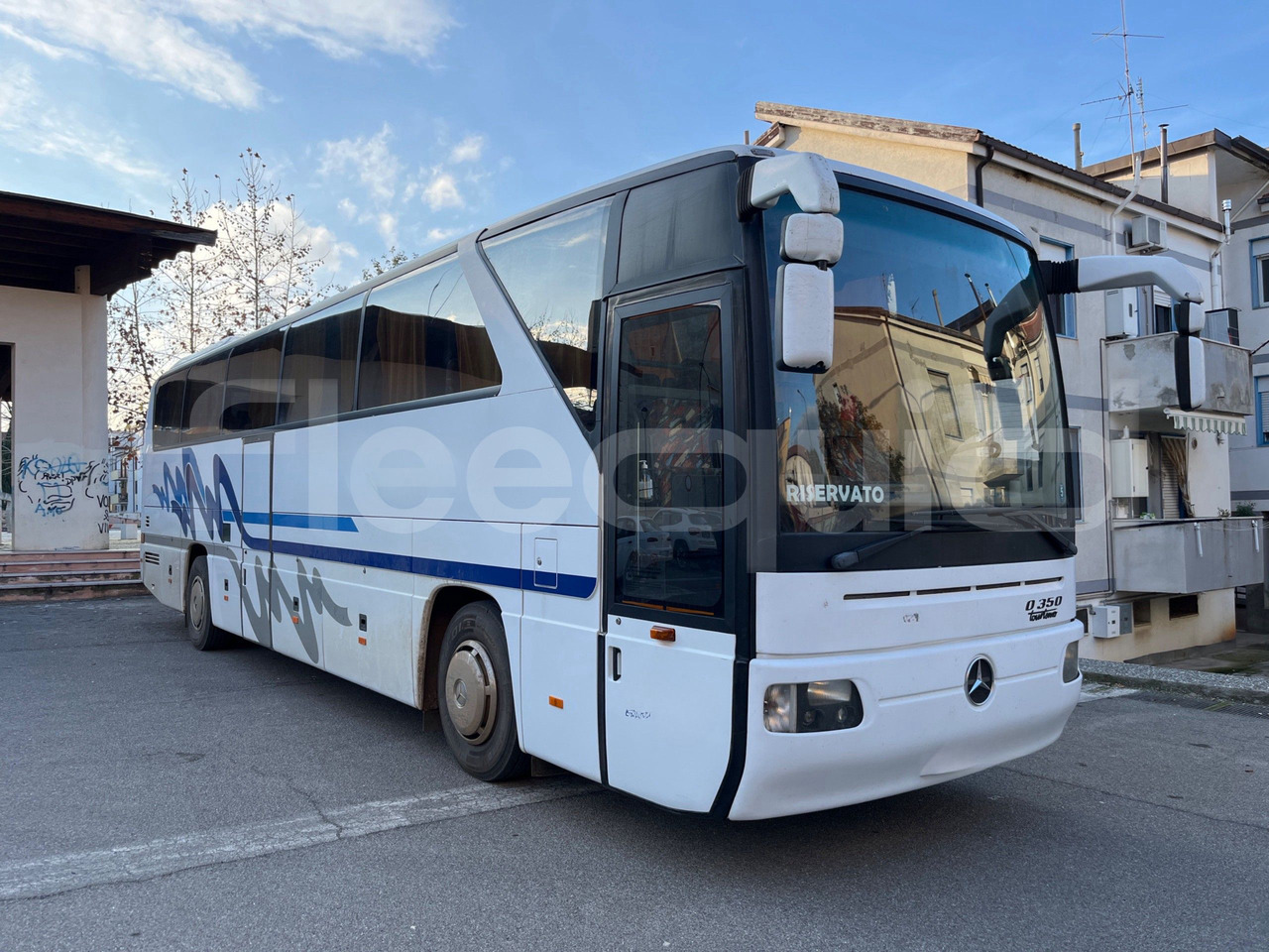 Mercedes-Benz 0 350 - Távolsági busz: 1 kép. Mercedes-Benz 0 350 - Távolsági busz: 1 kép.