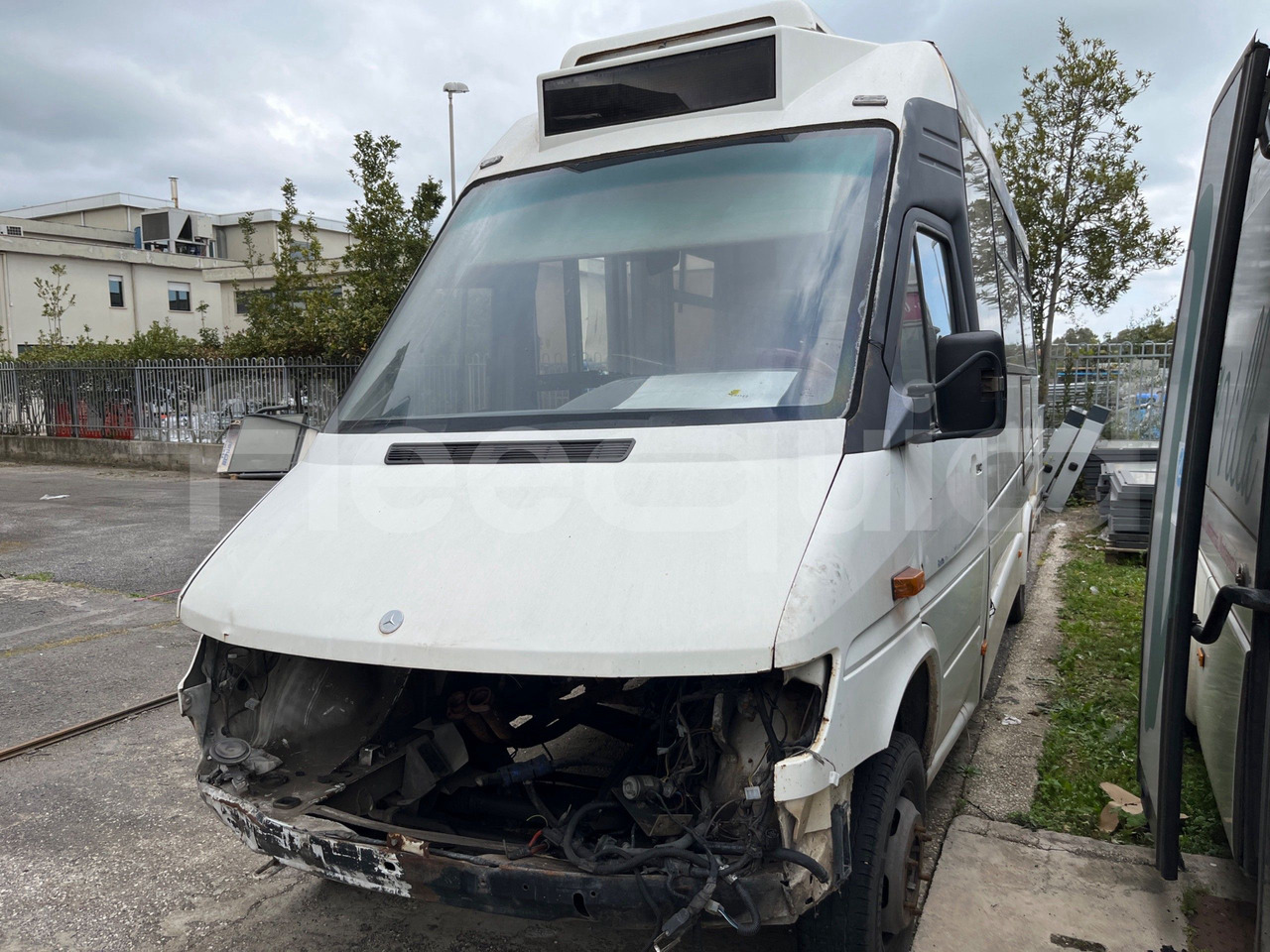 Mercedes-Benz 414T - Városi busz: 3 kép. Mercedes-Benz 414T - Városi busz: 3 kép.