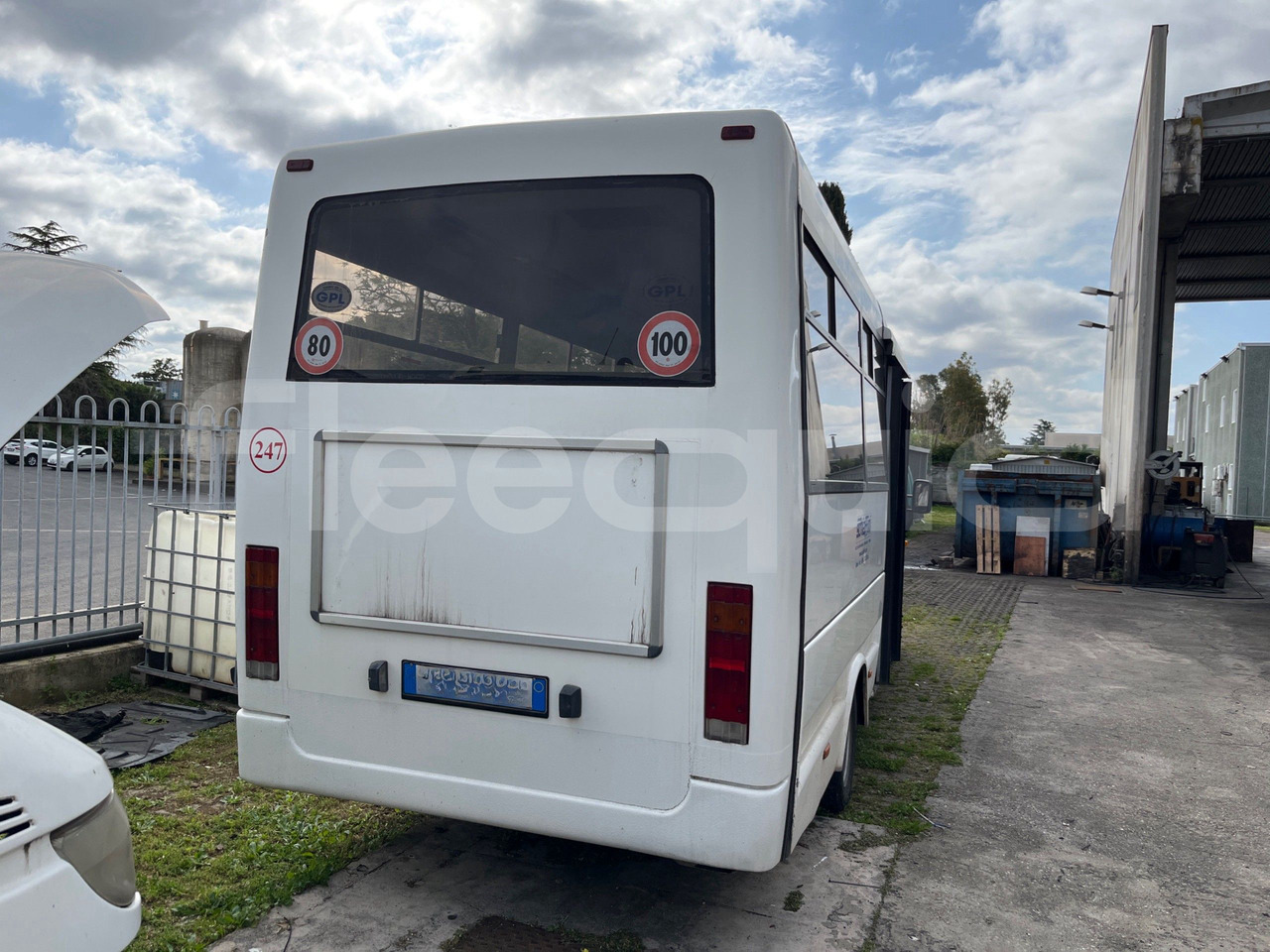 Mercedes-Benz 414T - Minibusz, Kisbusz: 4 kép. Mercedes-Benz 414T - Minibusz, Kisbusz: 4 kép.