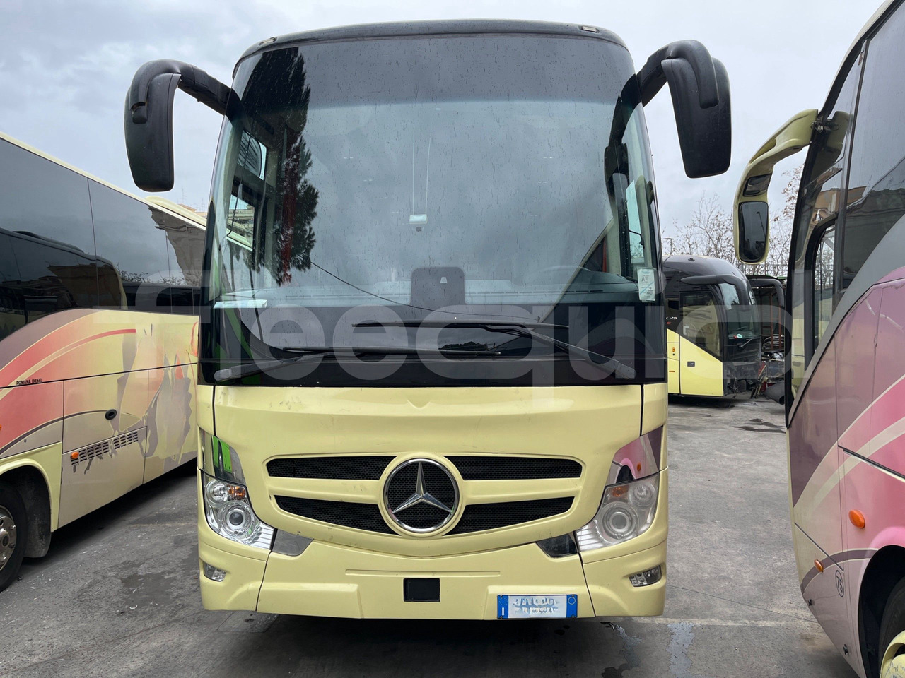Mercedes-Benz Atego - Távolsági busz: 2 kép. Mercedes-Benz Atego - Távolsági busz: 2 kép.