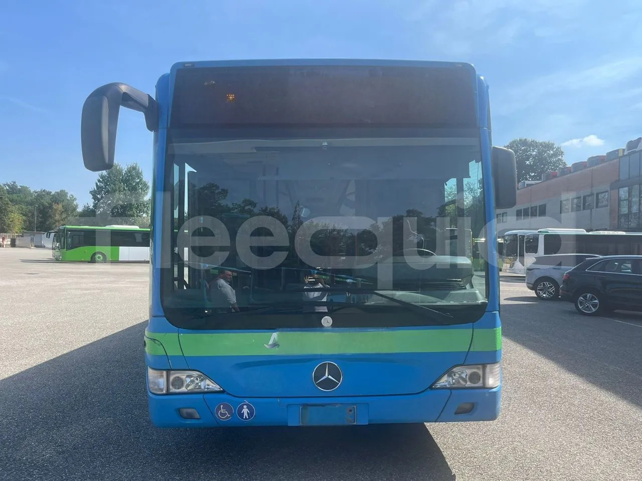Mercedes-Benz Citaro - Városi busz: 2 kép. Mercedes-Benz Citaro - Városi busz: 2 kép.
