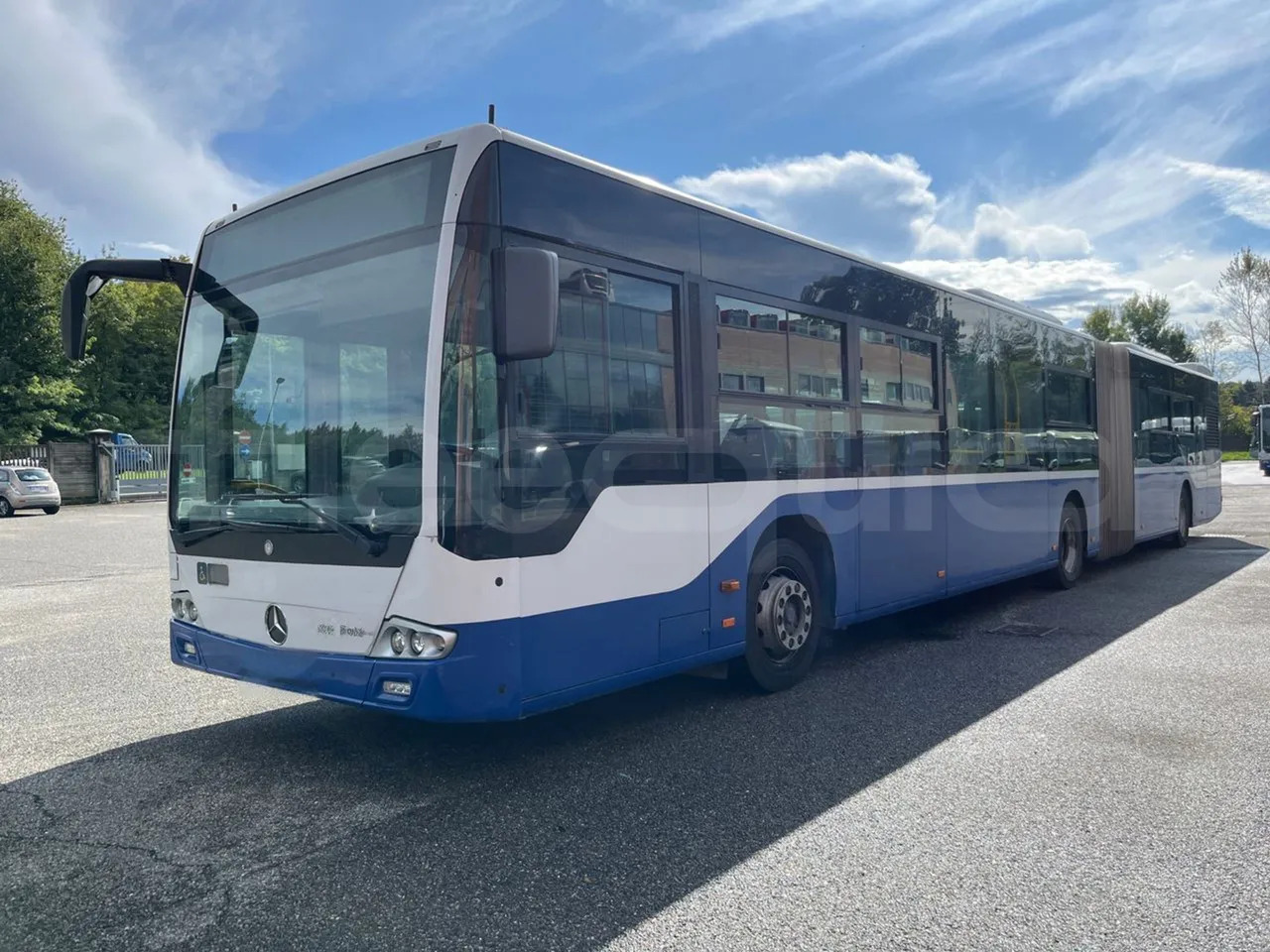Mercedes-Benz Conecto - Városi busz: 4 kép. Mercedes-Benz Conecto - Városi busz: 4 kép.