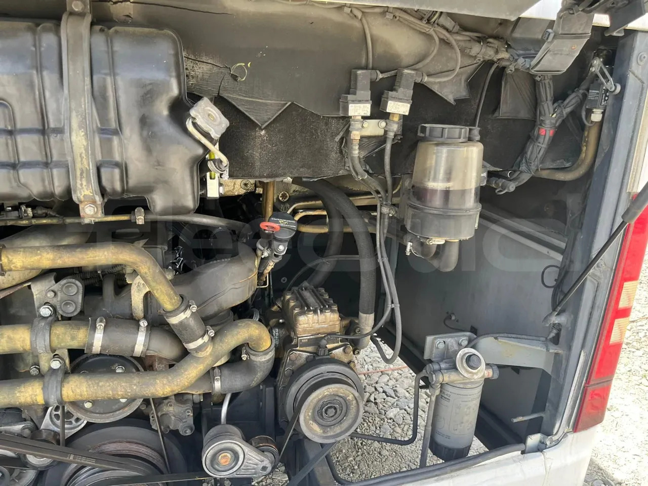 Távolsági busz Mercedes-Benz Intouro: 15 kép. Távolsági busz Mercedes-Benz Intouro: 15 kép.