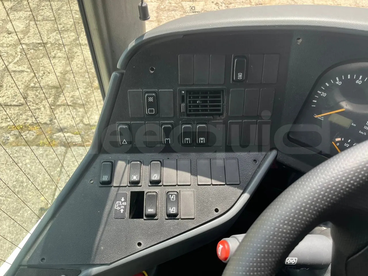 Távolsági busz Mercedes-Benz Intouro: 17 kép. Távolsági busz Mercedes-Benz Intouro: 17 kép.