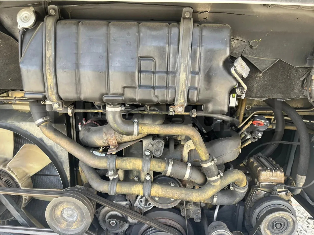 Távolsági busz Mercedes-Benz Intouro: 14 kép. Távolsági busz Mercedes-Benz Intouro: 14 kép.