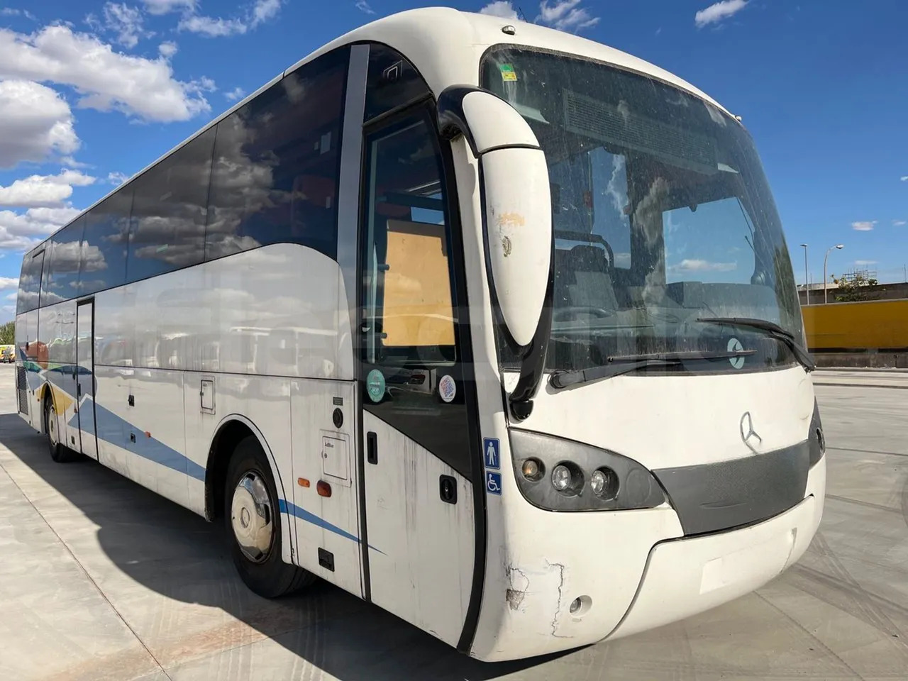 Mercedes-Benz OC 500 RF - Távolsági busz: 1 kép. Mercedes-Benz OC 500 RF - Távolsági busz: 1 kép.
