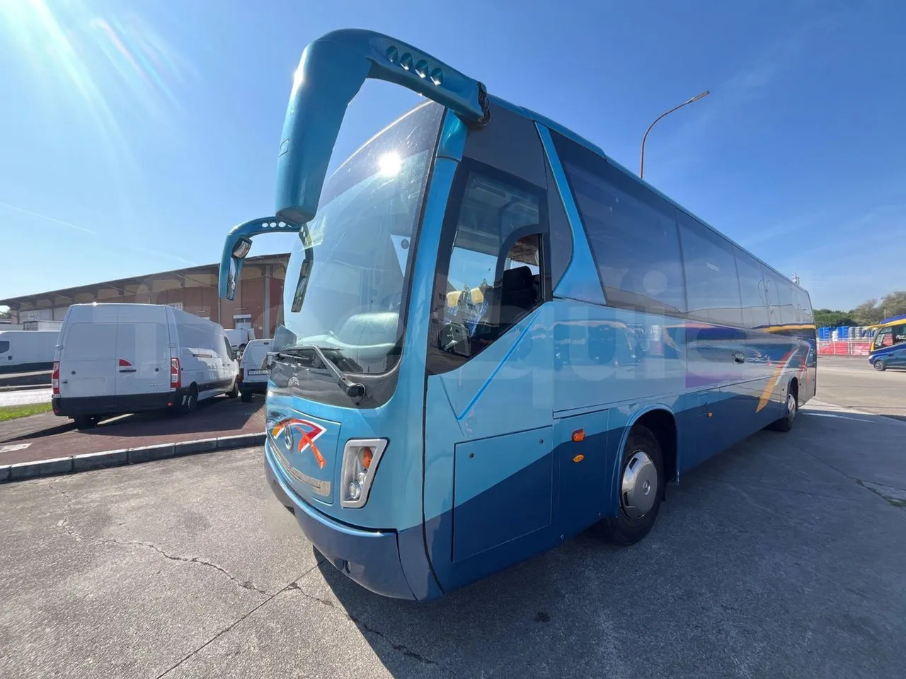 Mercedes-Benz OC 500 RF - Távolsági busz: 4 kép. Mercedes-Benz OC 500 RF - Távolsági busz: 4 kép.