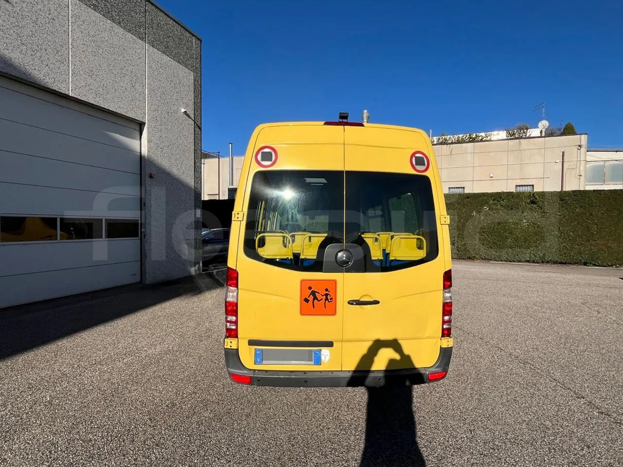 Mercedes-Benz Sprinter - Minibusz, Kisbusz: 5 kép. Mercedes-Benz Sprinter - Minibusz, Kisbusz: 5 kép.