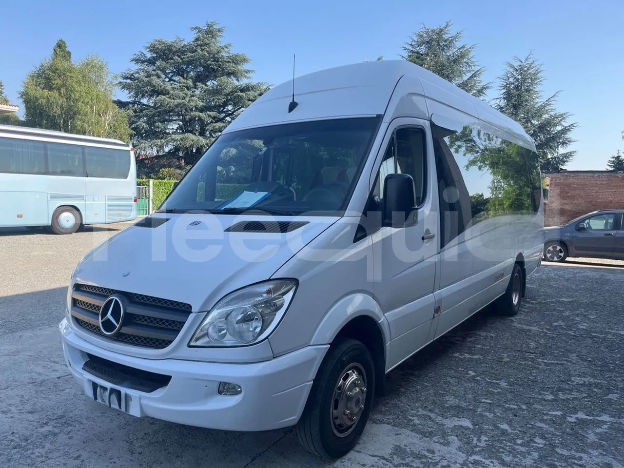 Mercedes-Benz Sprinter - Minibusz, Kisbusz: 3 kép. Mercedes-Benz Sprinter - Minibusz, Kisbusz: 3 kép.