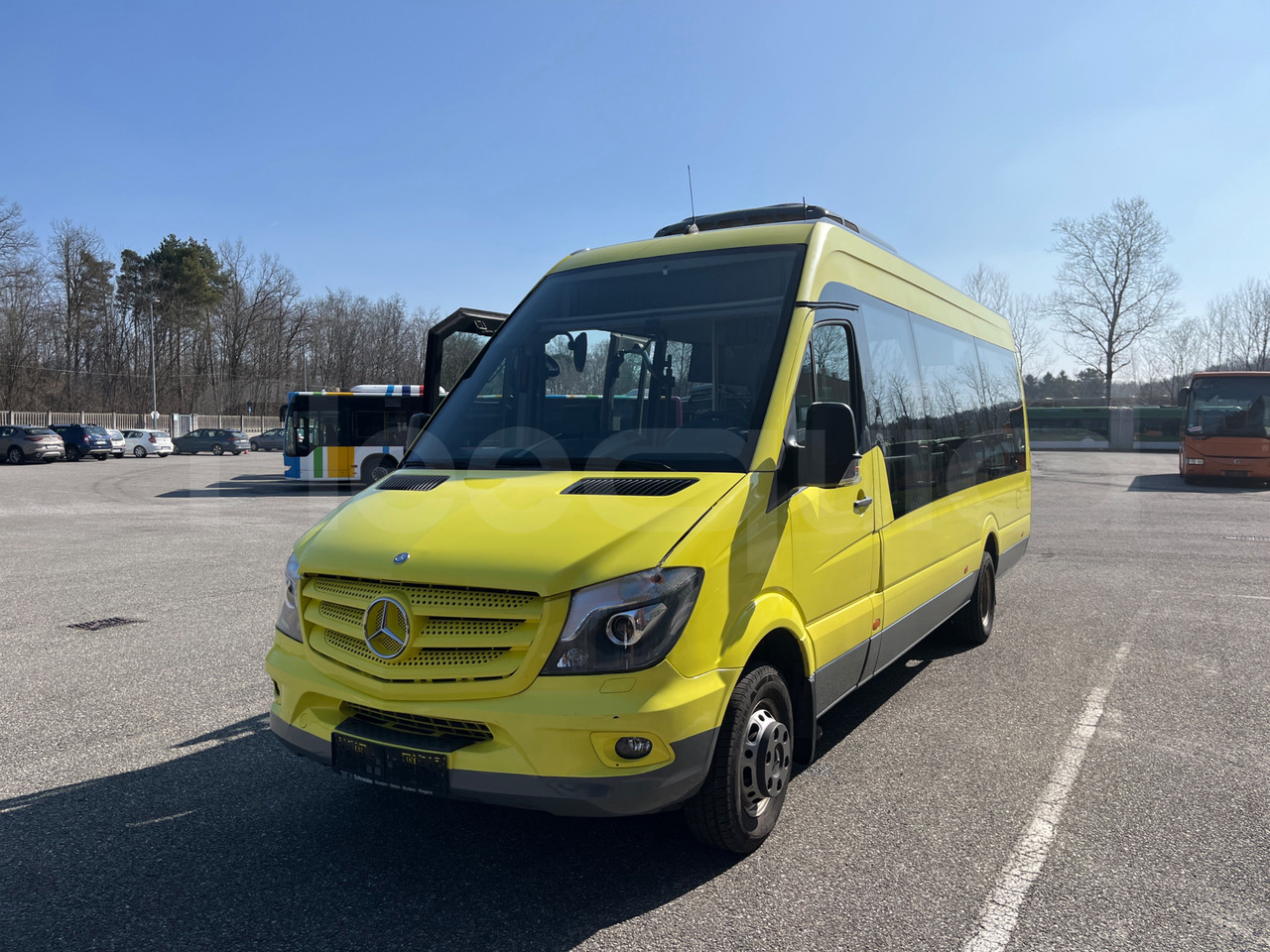 Mercedes-Benz Sprinter - Minibusz, Kisbusz: 4 kép. Mercedes-Benz Sprinter - Minibusz, Kisbusz: 4 kép.