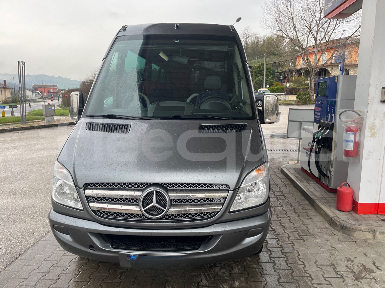 Mercedes-Benz Sprinter - Minibusz, Kisbusz: 2 kép. Mercedes-Benz Sprinter - Minibusz, Kisbusz: 2 kép.