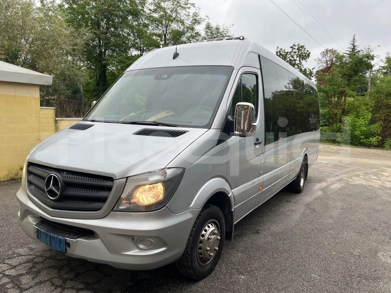 Mercedes-Benz Sprinter - Helyközi busz: 4 kép. Mercedes-Benz Sprinter - Helyközi busz: 4 kép.