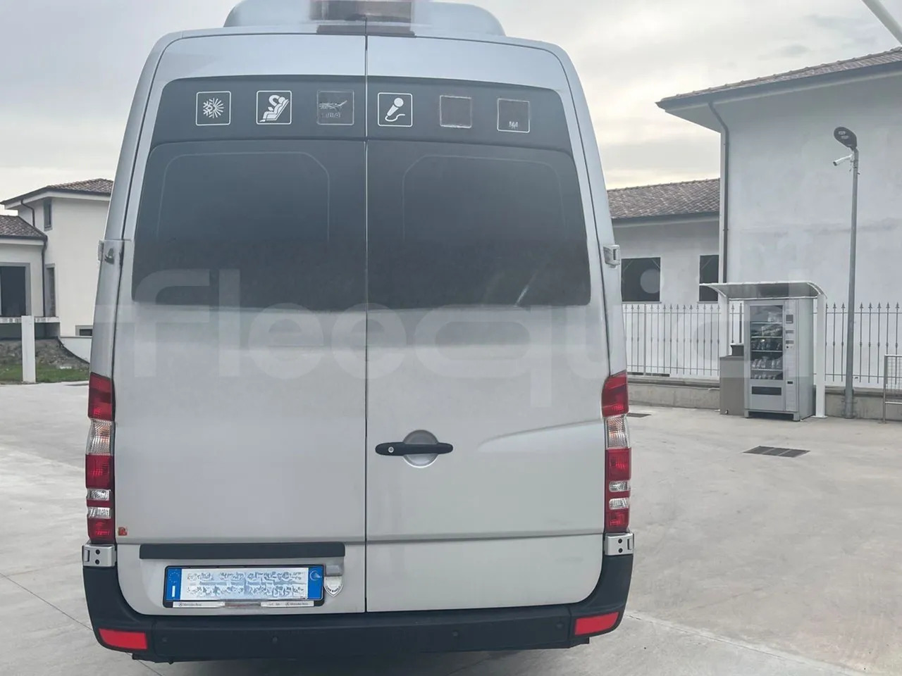 Mercedes-Benz Sprinter - Minibusz, Kisbusz: 5 kép. Mercedes-Benz Sprinter - Minibusz, Kisbusz: 5 kép.