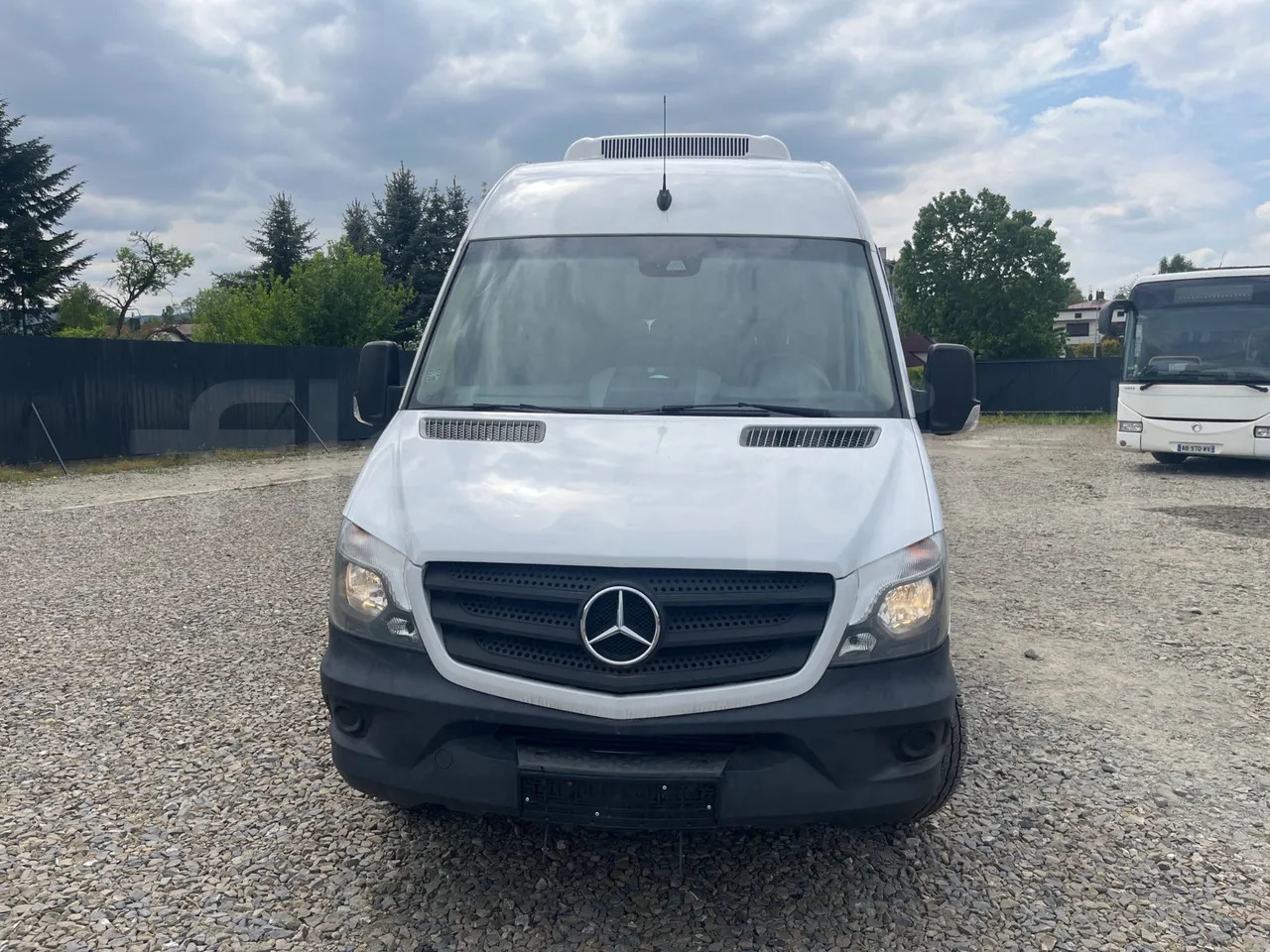 Mercedes-Benz Sprinter - Távolsági busz: 1 kép. Mercedes-Benz Sprinter - Távolsági busz: 1 kép.