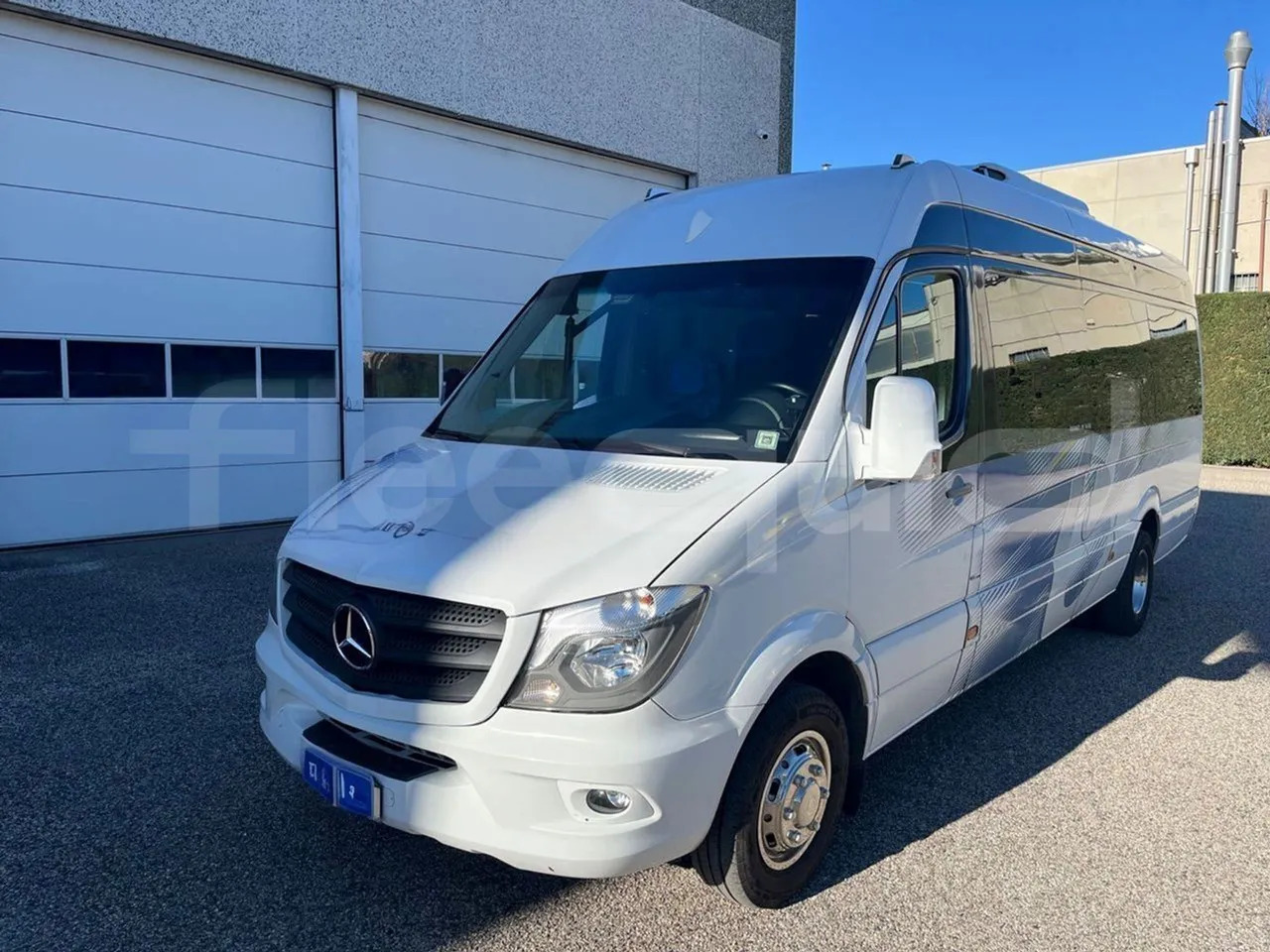 Mercedes-Benz Sprinter - Minibusz, Kisbusz: 4 kép. Mercedes-Benz Sprinter - Minibusz, Kisbusz: 4 kép.