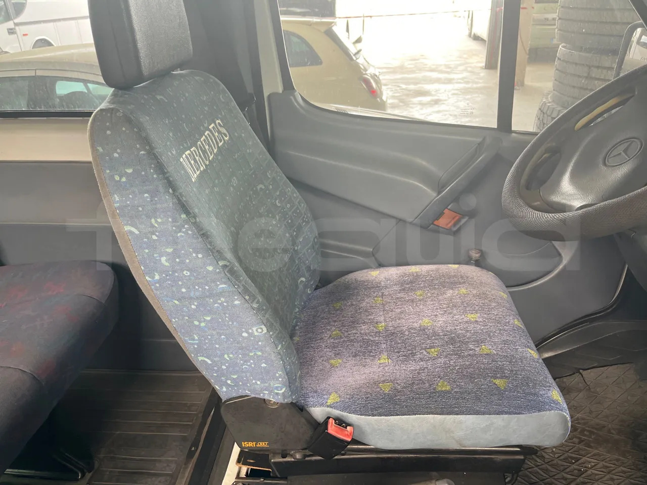 Helyközi busz Mercedes-Benz Sprinter: 8 kép. Helyközi busz Mercedes-Benz Sprinter: 8 kép.