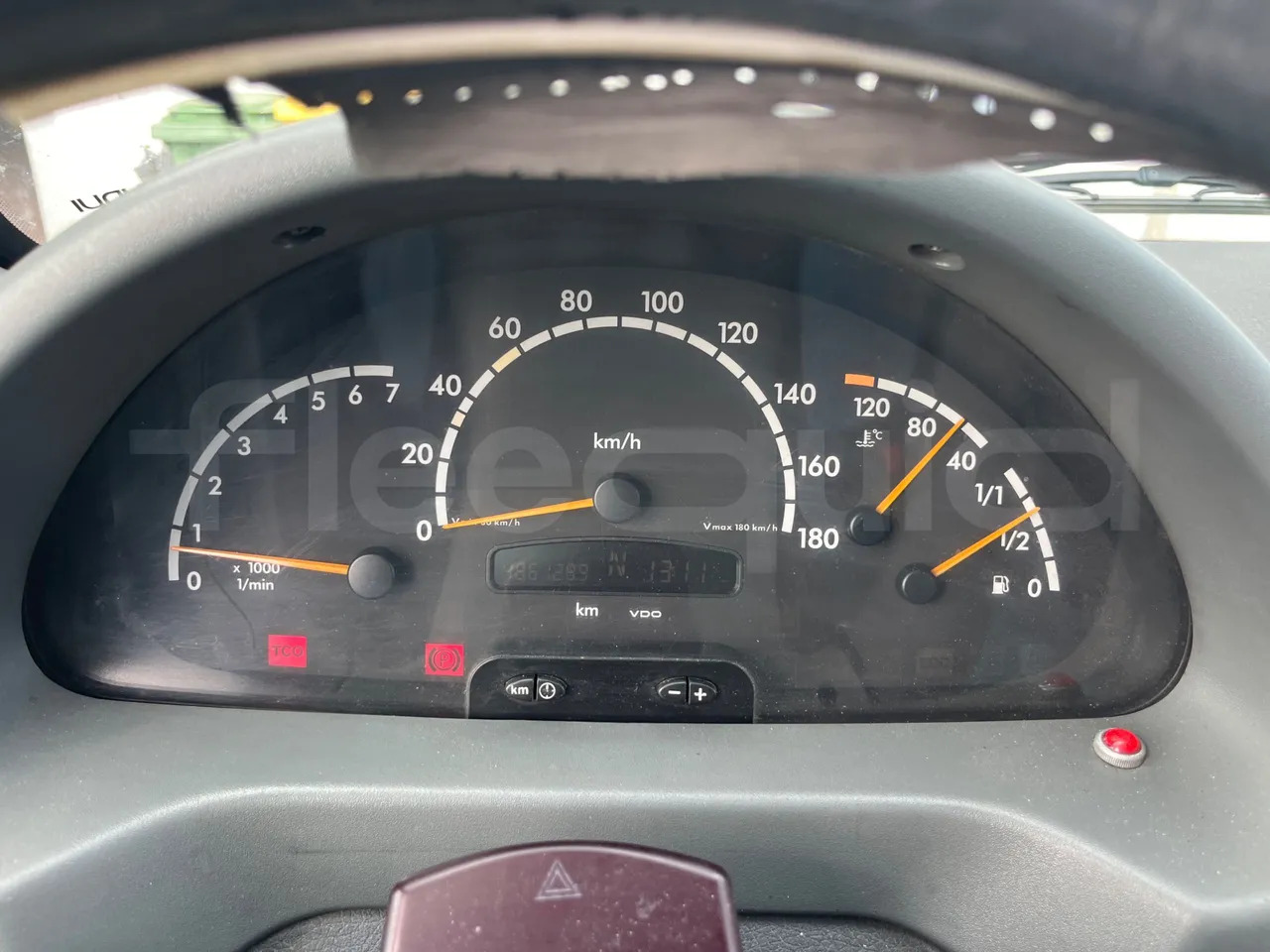 Mercedes-Benz Sprinter - Helyközi busz: 3 kép. Mercedes-Benz Sprinter - Helyközi busz: 3 kép.