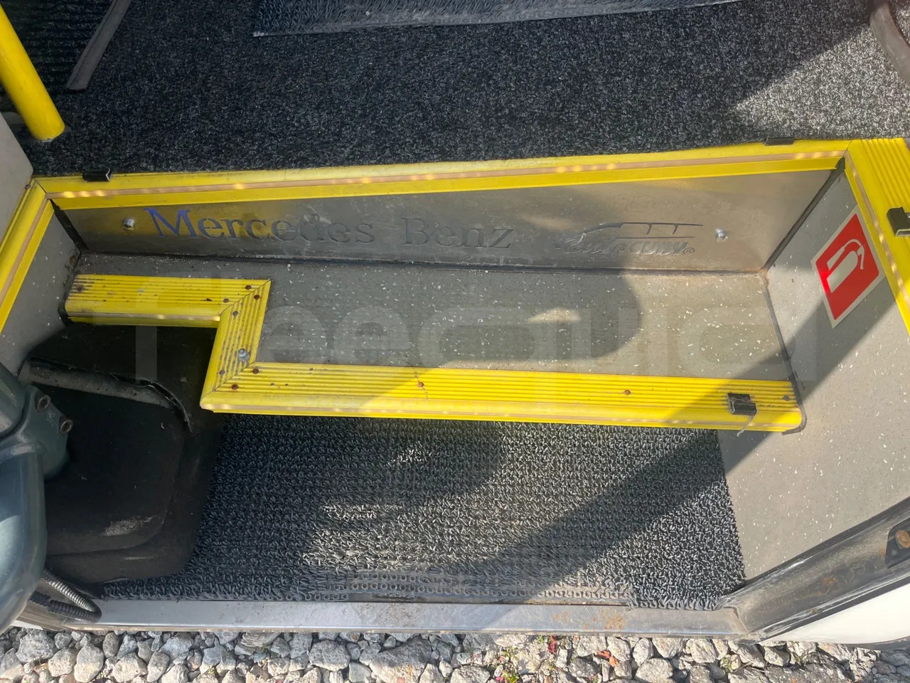 Minibusz, Kisbusz Mercedes-Benz Sprinter: 16 kép.