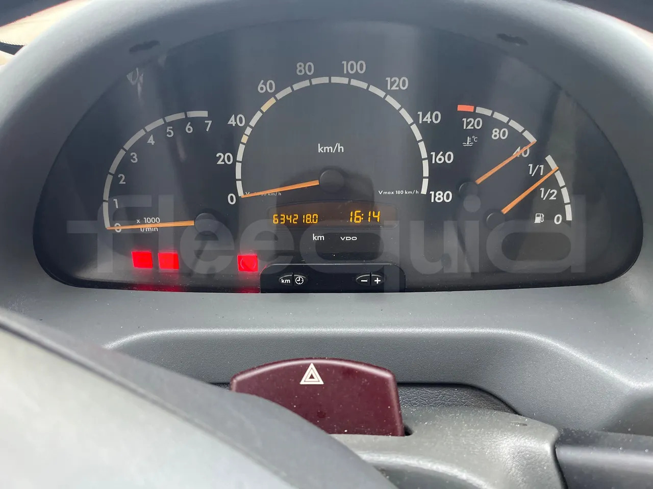 Mercedes-Benz Sprinter - Minibusz, Kisbusz: 3 kép. Mercedes-Benz Sprinter - Minibusz, Kisbusz: 3 kép.