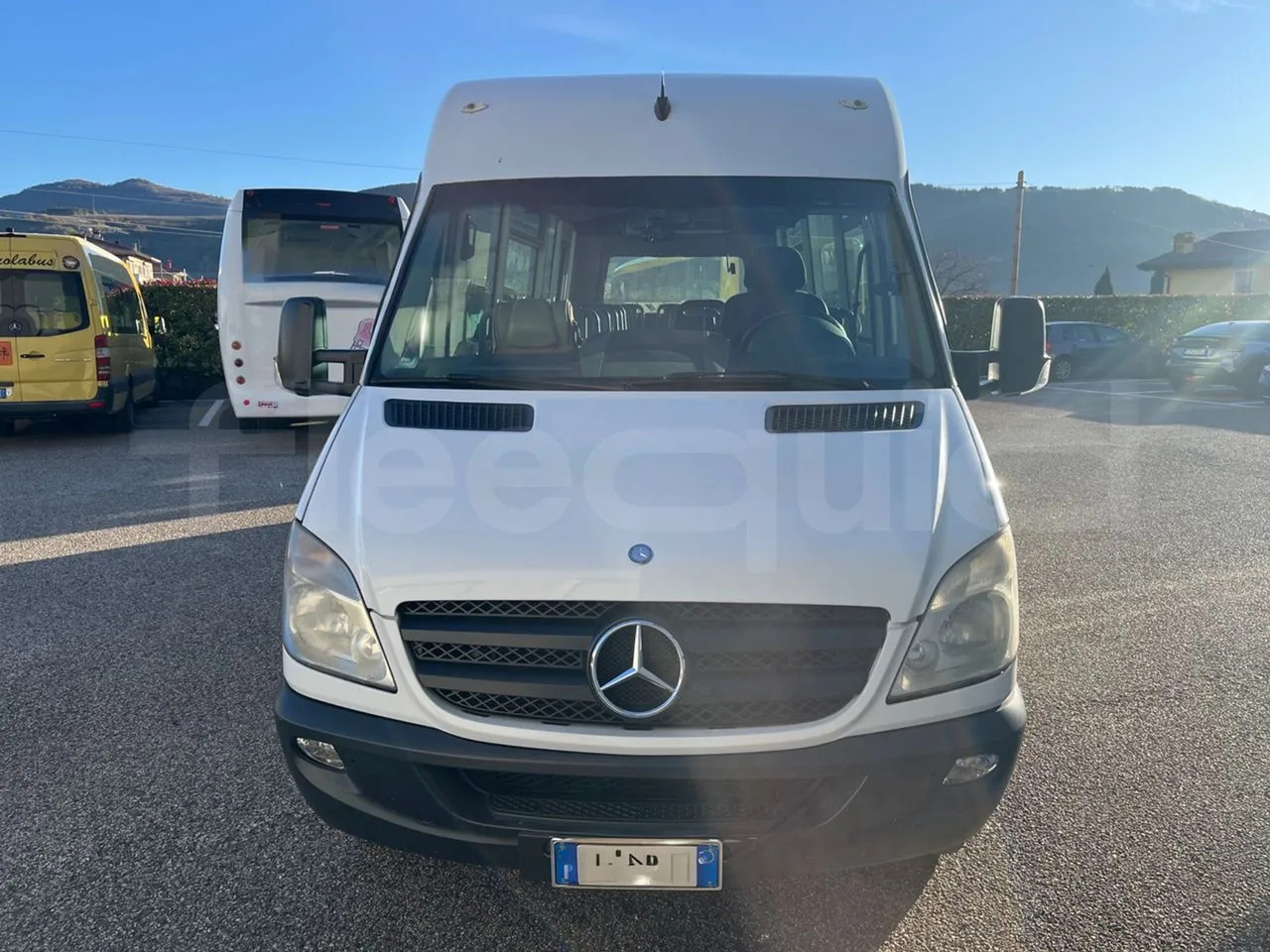 Mercedes-Benz Sprinter - Minibusz, Kisbusz: 2 kép. Mercedes-Benz Sprinter - Minibusz, Kisbusz: 2 kép.