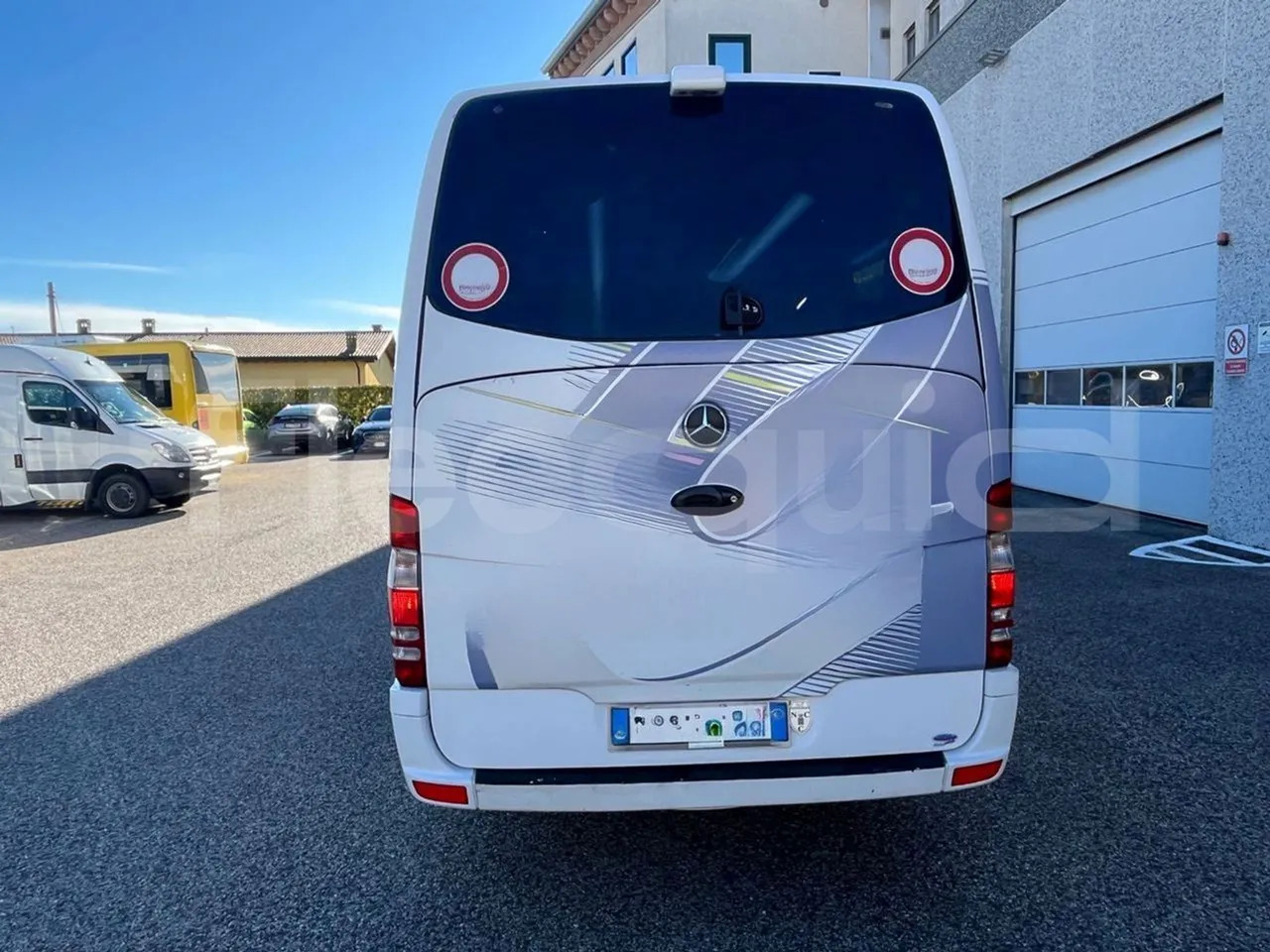 Mercedes-Benz Sprinter - Minibusz, Kisbusz: 5 kép. Mercedes-Benz Sprinter - Minibusz, Kisbusz: 5 kép.
