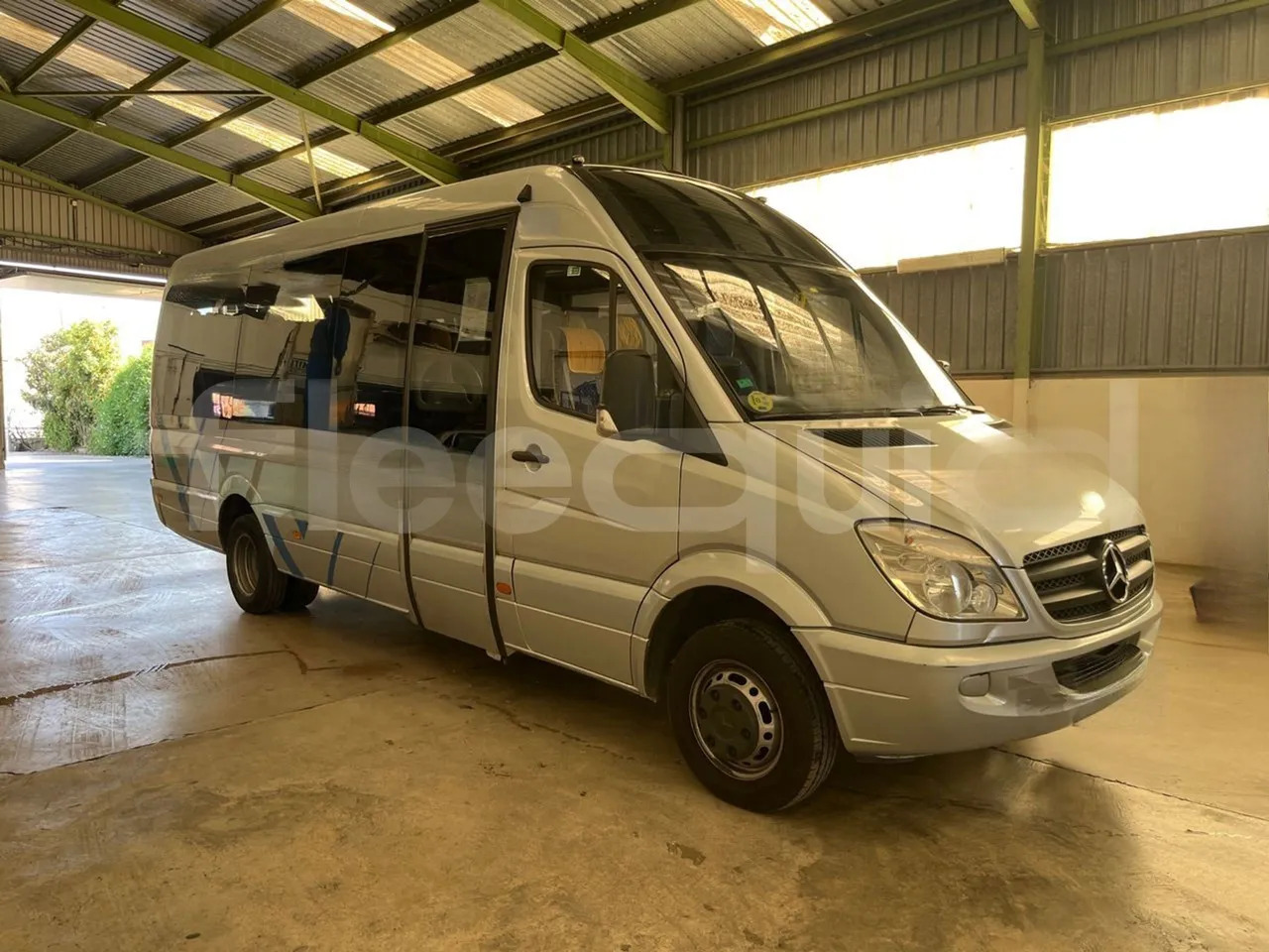 Mercedes-Benz Sprinter - Minibusz, Kisbusz: 1 kép. Mercedes-Benz Sprinter - Minibusz, Kisbusz: 1 kép.