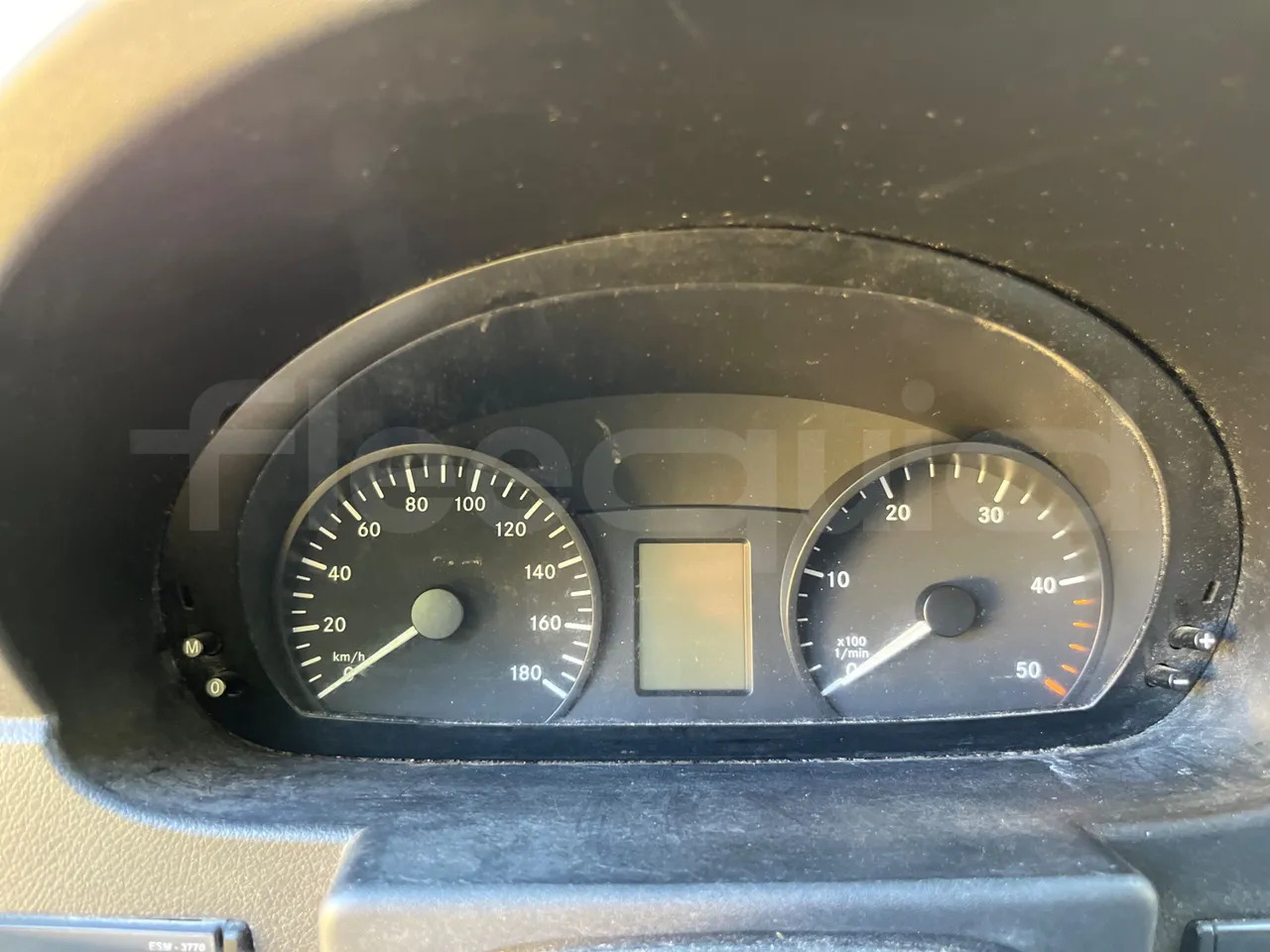 Mercedes-Benz Sprinter - Iskolabusz: 3 kép. Mercedes-Benz Sprinter - Iskolabusz: 3 kép.