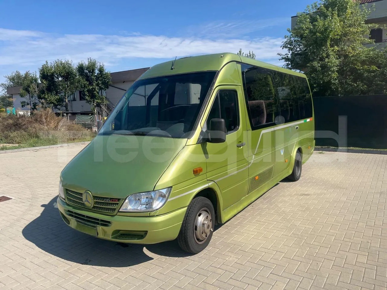 Mercedes-Benz Sprinter - Minibusz, Kisbusz: 4 kép. Mercedes-Benz Sprinter - Minibusz, Kisbusz: 4 kép.
