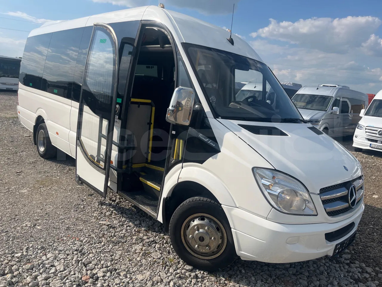 Minibusz, Kisbusz Mercedes-Benz Sprinter: 11 kép.