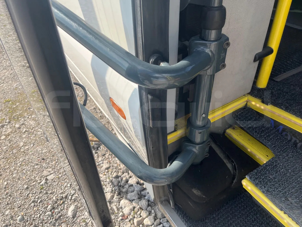 Minibusz, Kisbusz Mercedes-Benz Sprinter: 14 kép.