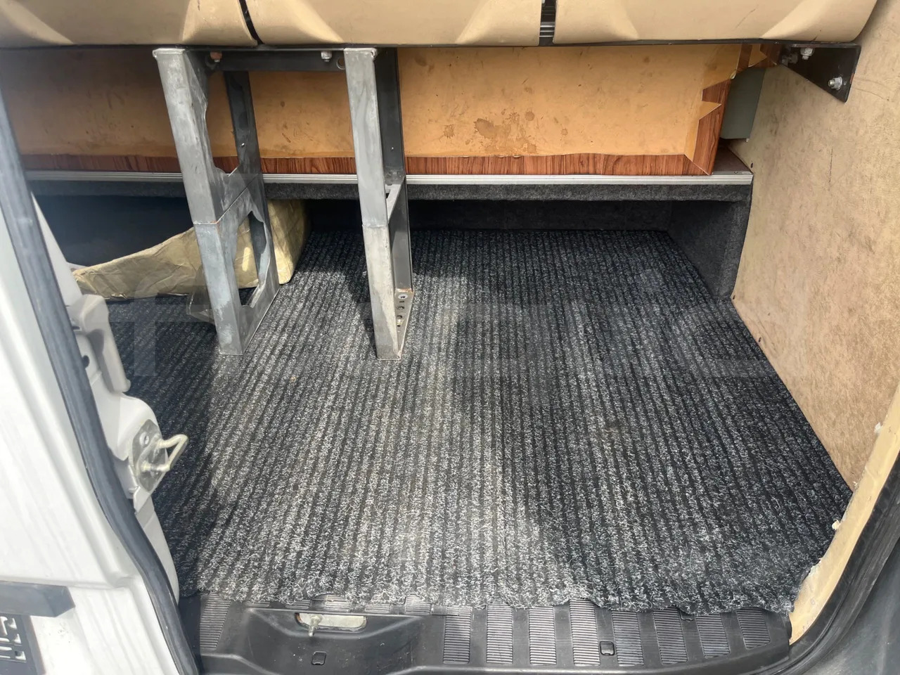 Mercedes-Benz Sprinter - Távolsági busz: 5 kép. Mercedes-Benz Sprinter - Távolsági busz: 5 kép.