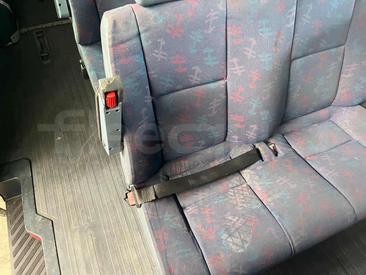 Helyközi busz Mercedes-Benz Sprinter: 19 kép. Helyközi busz Mercedes-Benz Sprinter: 19 kép.