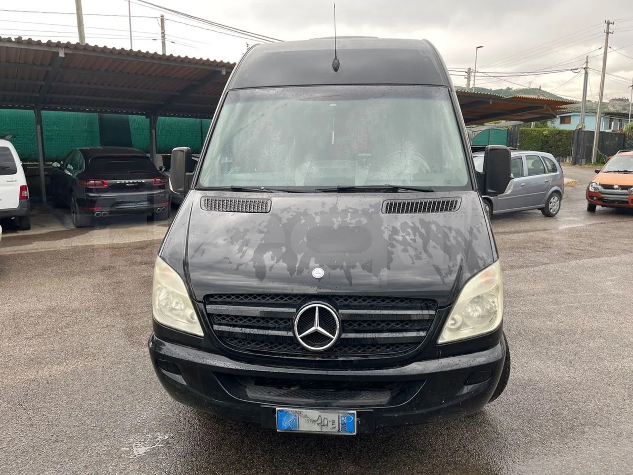 Mercedes-Benz Sprinter - Minibusz, Kisbusz: 2 kép. Mercedes-Benz Sprinter - Minibusz, Kisbusz: 2 kép.