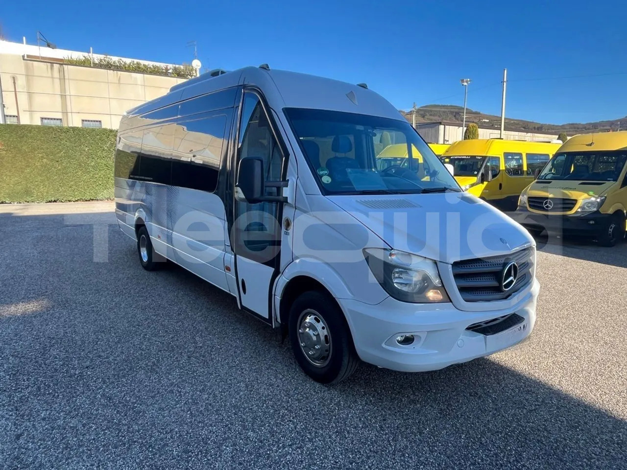 Mercedes-Benz Sprinter - Minibusz, Kisbusz: 1 kép. Mercedes-Benz Sprinter - Minibusz, Kisbusz: 1 kép.