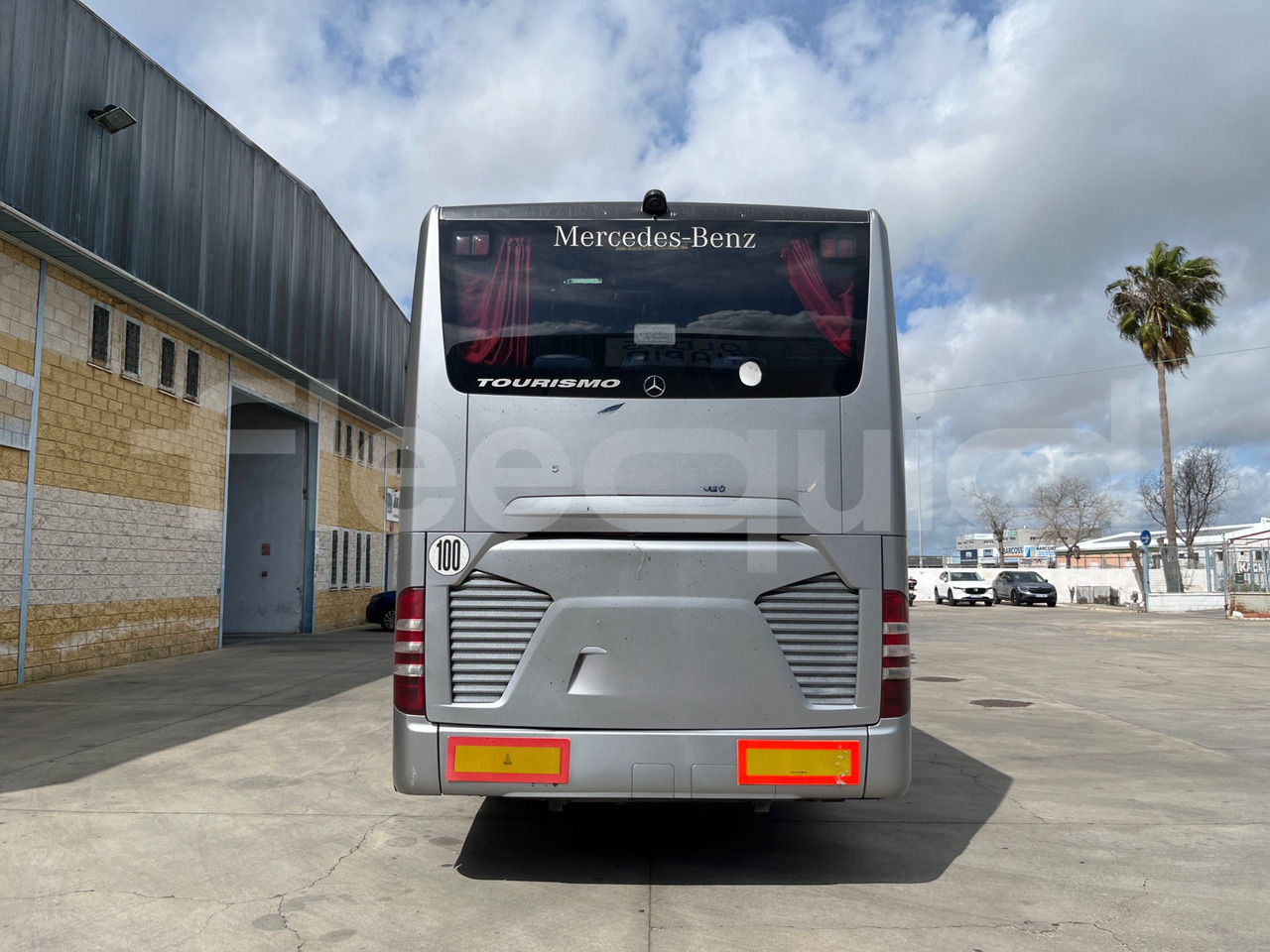 Mercedes-Benz Tourismo - Távolsági busz: 5 kép. Mercedes-Benz Tourismo - Távolsági busz: 5 kép.
