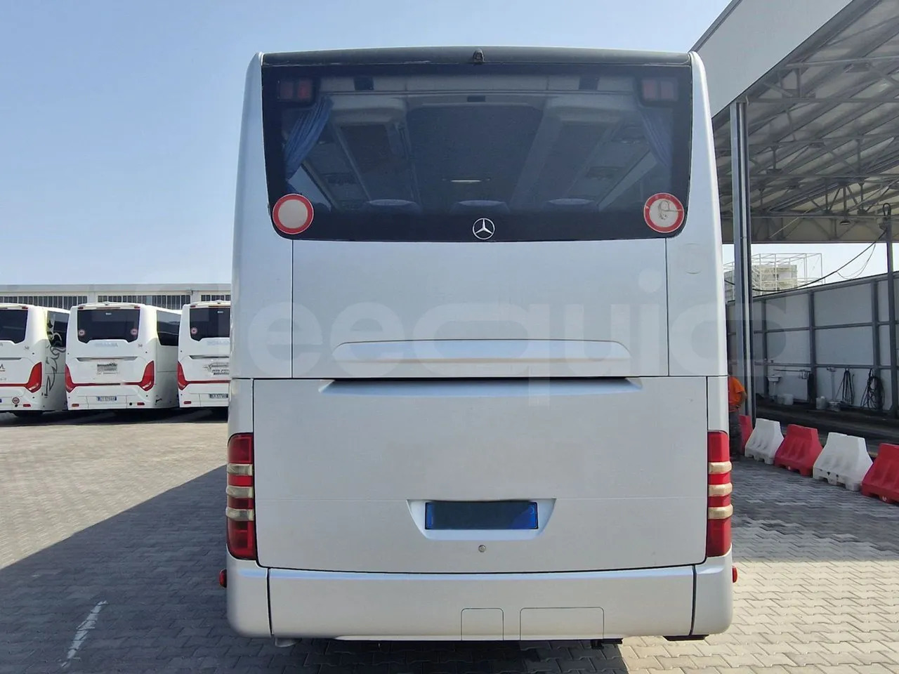 Mercedes-Benz Tourismo - Távolsági busz: 5 kép. Mercedes-Benz Tourismo - Távolsági busz: 5 kép.