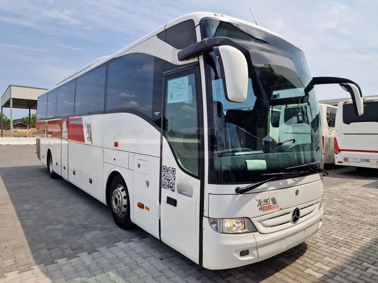 Mercedes-Benz Tourismo - Távolsági busz: 1 kép. Mercedes-Benz Tourismo - Távolsági busz: 1 kép.