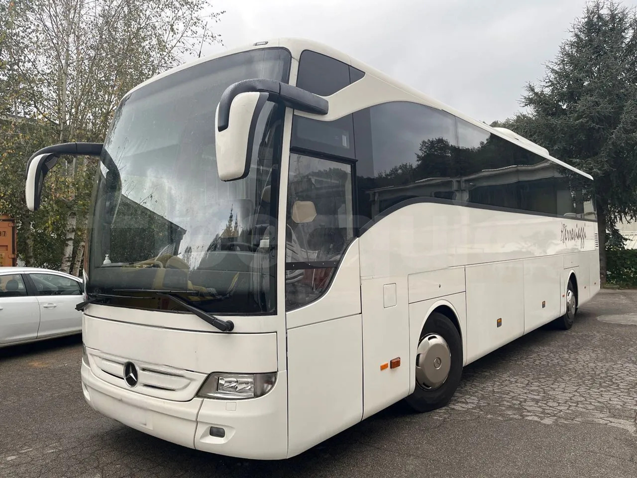 Mercedes-Benz Tourismo - Távolsági busz: 4 kép. Mercedes-Benz Tourismo - Távolsági busz: 4 kép.