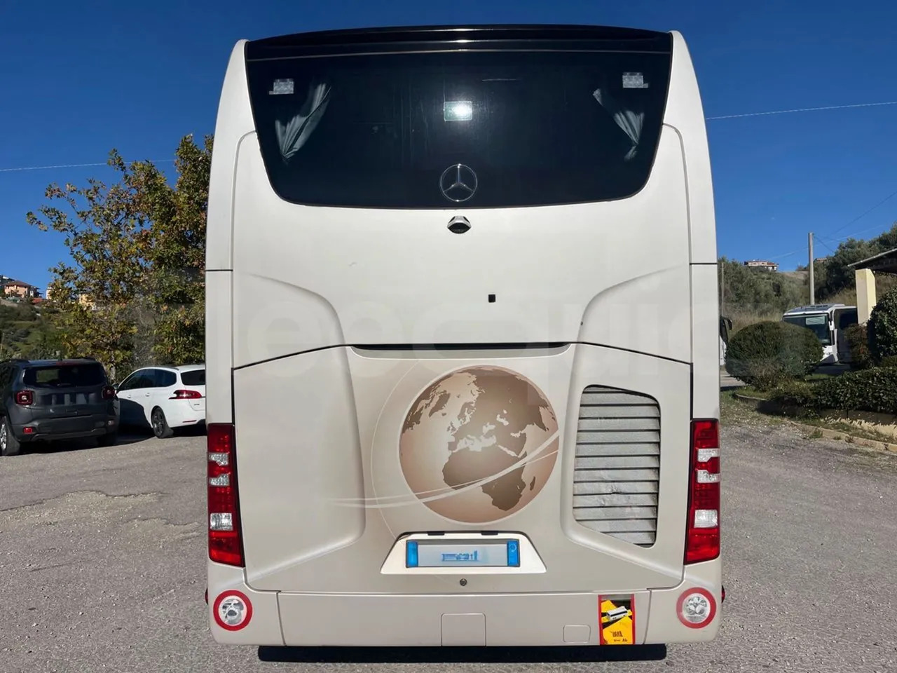 Mercedes-Benz Tourismo - Távolsági busz: 5 kép. Mercedes-Benz Tourismo - Távolsági busz: 5 kép.