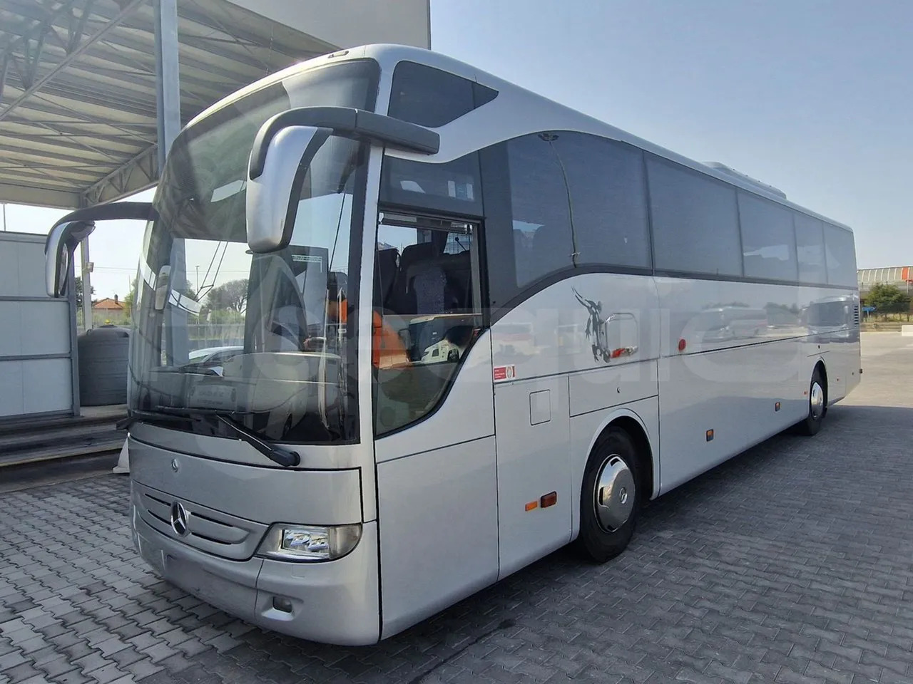 Mercedes-Benz Tourismo - Távolsági busz: 4 kép. Mercedes-Benz Tourismo - Távolsági busz: 4 kép.